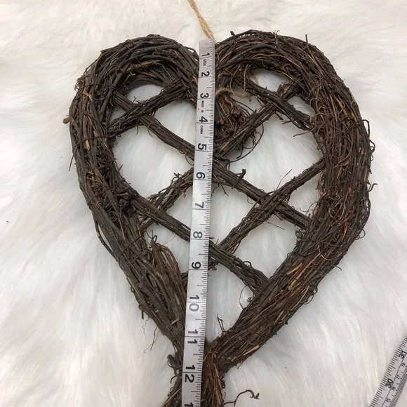 BEAUTIFUL GRAPEVINE HEART WREATH - Picture 4 of 4